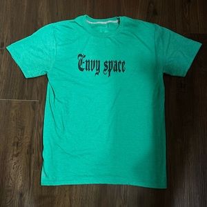 Envy Space tee green and white